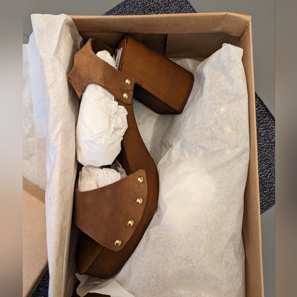 Suede wooden clogs size 8 NWT!